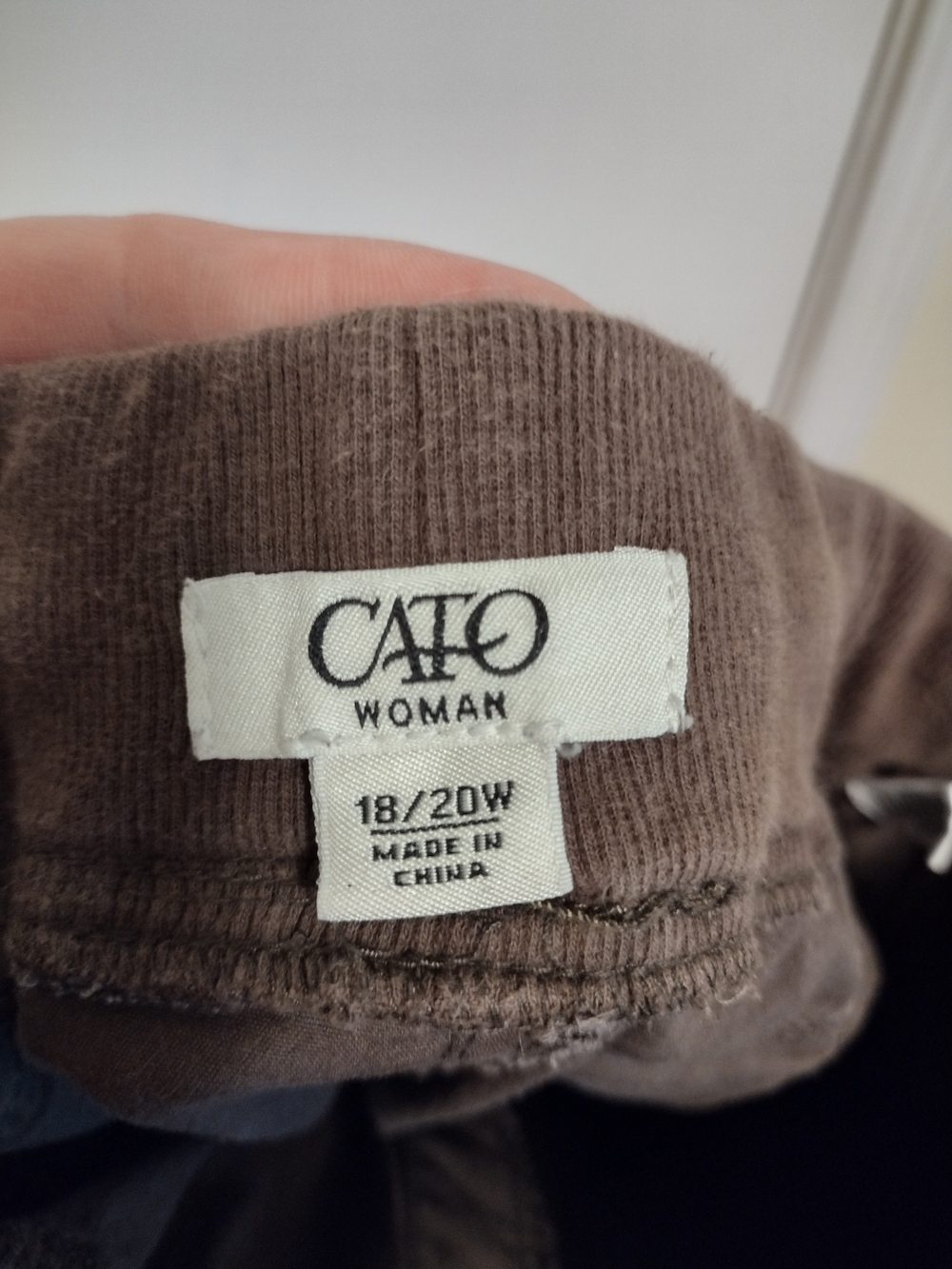 Brown Cargo Capri Pants with Drawstring Waist - Picture 5 of 6